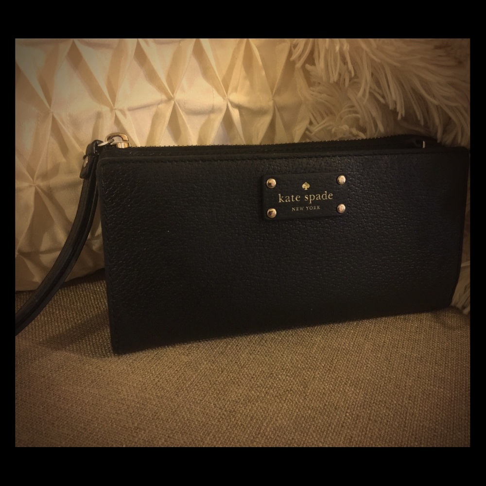 Kate Spade Zip Wallet /Wristlet